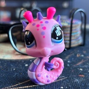 pink seahorse lps